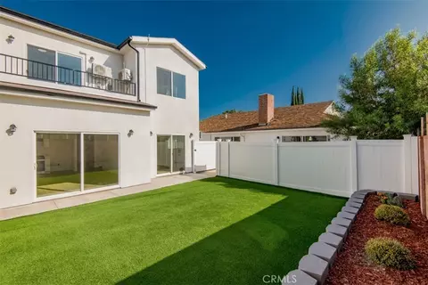 16433 Gledhill St, North Hills, CA 91343