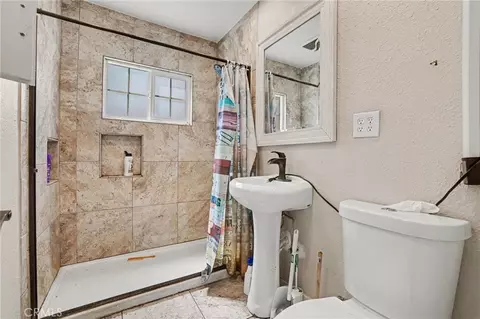 Bath - 21 Emerson Ave, Tracy, CA 95376 photo 3 of 3