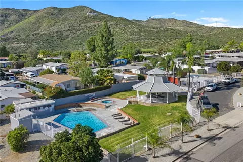 View/Area - 24914 Rainbarrel, Wildomar, CA 92595 photo 14 of 15