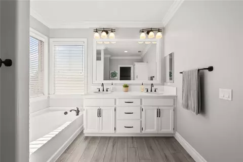 Bath - 24914 Rainbarrel, Wildomar, CA 92595 photo 2 of 3