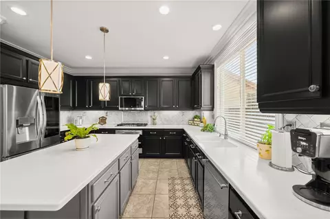 Kitchen - 24914 Rainbarrel, Wildomar, CA 92595 photo 4 of 4