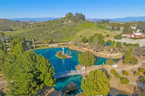 View/Area - 24914 Rainbarrel, Wildomar, CA 92595 photo 9 of 15