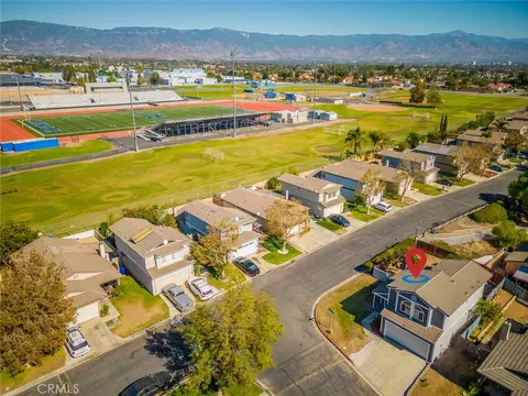 View/Area - 827 S Tamarisk Ave, Rialto, CA 92376 photo 4 of 6