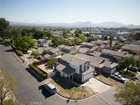 View/Area - 827 S Tamarisk Ave, Rialto, CA 92376 photo 1 of 6