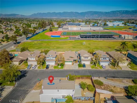 View/Area - 827 S Tamarisk Ave, Rialto, CA 92376 photo 3 of 6