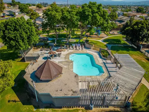 View/Area - 827 S Tamarisk Ave, Rialto, CA 92376 photo 6 of 6