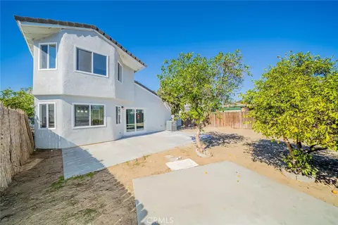Exterior - 827 S Tamarisk Ave, Rialto, CA 92376 photo 5 of 6