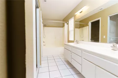 Bath - 7828 Linares, Riverside, CA 92509 photo 5 of 5