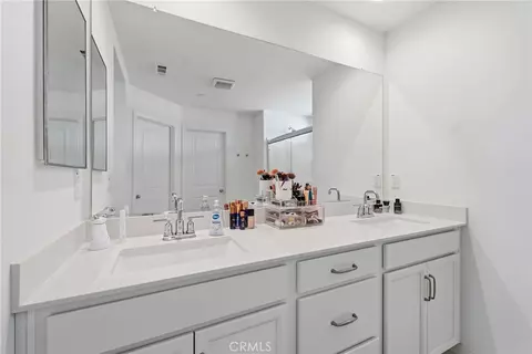 Bath - 29662 Crape Myrtle St, Menifee, CA 92584 photo 1 of 3
