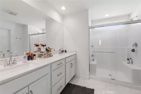 Bath - 29662 Crape Myrtle St, Menifee, CA 92584 photo 2 of 3