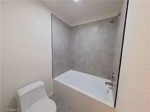 Bath - 1000 Central #30, Riverside, CA 92507 photo 9 of 10