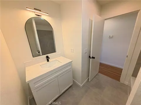 Bath - 1000 Central #30, Riverside, CA 92507 photo 5 of 10