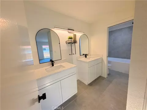 Bath - 1000 Central #30, Riverside, CA 92507 photo 2 of 10