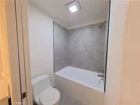 Bath - 1000 Central #30, Riverside, CA 92507 photo 8 of 10