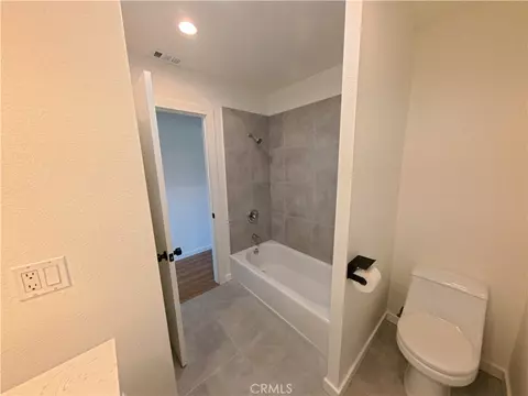 Bath - 1000 Central #30, Riverside, CA 92507 photo 6 of 10