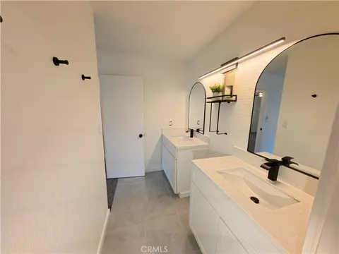 Bath - 1000 Central #30, Riverside, CA 92507 photo 3 of 10