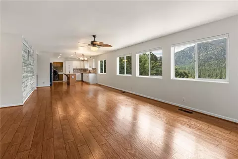Living - 1211 Rivera, Wrightwood, CA 92397 photo 5 of 6