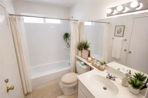 Bath - 7814 Aberdeen, Highland, CA 92346 photo 2 of 3