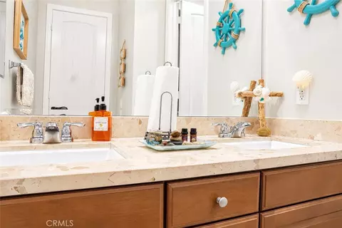Bath - 20946 Mountain Gate, Riverside, CA 92507 photo 3 of 3