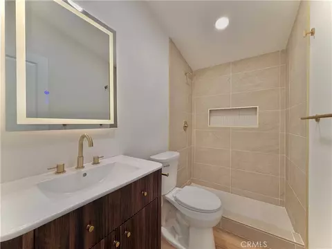 Bath - 6819 Phoenix Ave, Riverside, CA 92504 photo 3 of 4