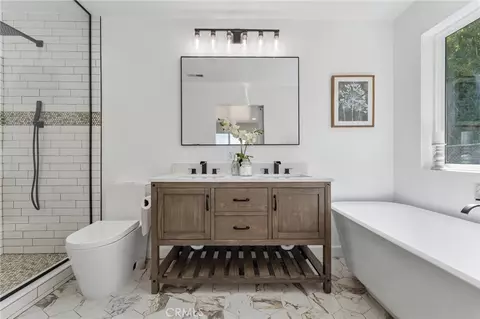 Bath - 4818 Crestview, Norco, CA 92860 photo 5 of 8