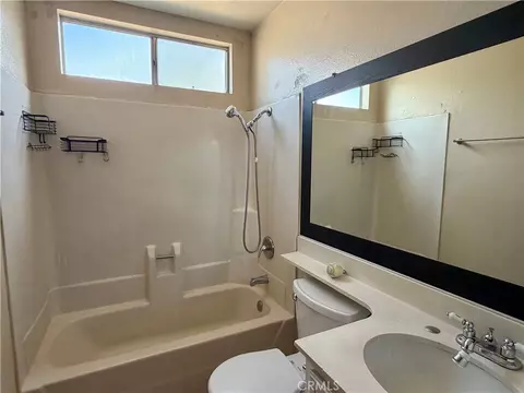 Bath - 1651 Sycamore St, Perris, CA 92570 photo 1 of 2