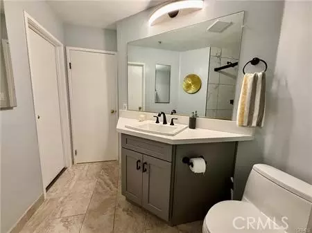 Bath - 1310 E Ocean #906, Long Beach, CA 90802 photo 1 of 3