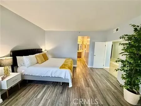 Bedroom - 1310 E Ocean #906, Long Beach, CA 90802 photo 6 of 8