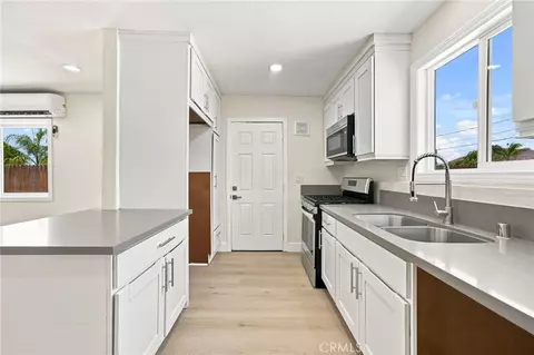 Kitchen - 777 Arliss, Riverside, CA 92507 photo 2 of 3