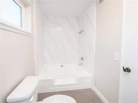 Bath - 1349 Magnolia Ave, Redlands, CA 92373 photo 10 of 13