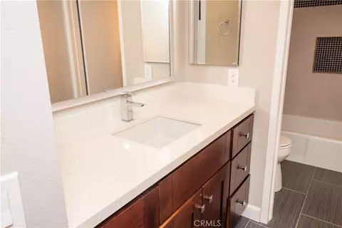 Bath - 1349 Magnolia Ave, Redlands, CA 92373 photo 5 of 13