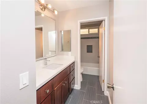 Bath - 1349 Magnolia Ave, Redlands, CA 92373 photo 4 of 13
