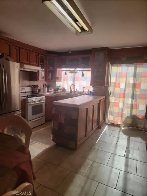 4597 Alondro Dr, Riverside, CA 92509 photo 7