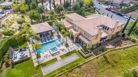 View/Area - 455 Wrightwood Ct, Riverside, CA 92506 photo 9 of 9