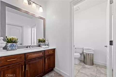 Bath - 455 Wrightwood Ct, Riverside, CA 92506 photo 6 of 6