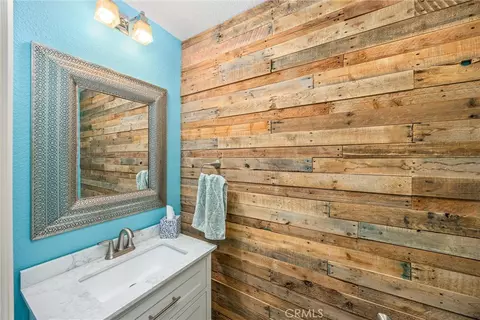 Bath - 5857 Dora Ct, Riverside, CA 92506 photo 4 of 5