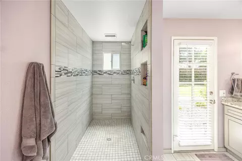 Bath - 5857 Dora Ct, Riverside, CA 92506 photo 3 of 5