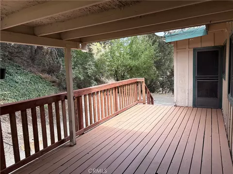 Exterior - 5304 Desert Vw, Wrightwood, CA 92397 photo 3 of 4