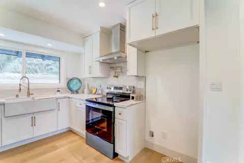 Kitchen - 6174 Hawarden, Riverside, CA 92506 photo 2 of 5