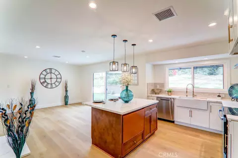 Kitchen - 6174 Hawarden, Riverside, CA 92506 photo 5 of 5