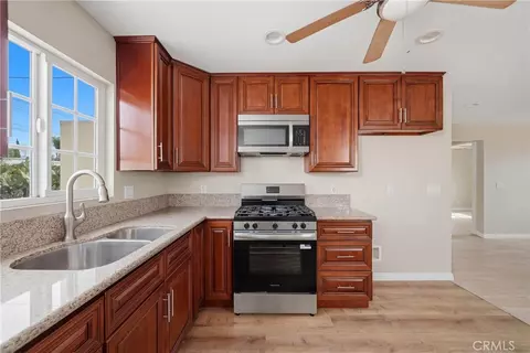 Kitchen - 221 Pleasant Vw, Colton, CA 92324 photo 1 of 1