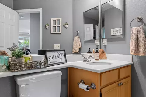 Bath - 8467 Farmhouse, Riverside, CA 92508 photo 3 of 3