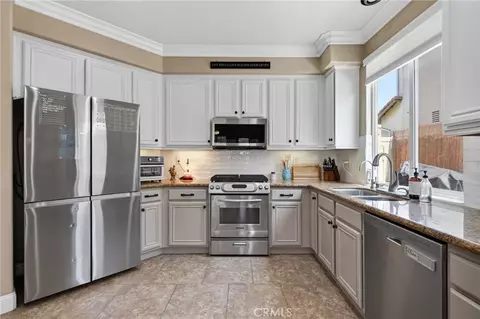 Kitchen - 8467 Farmhouse, Riverside, CA 92508 photo 3 of 3