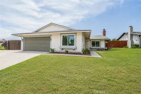 Exterior - 27888 Rainbow Ln, Highland, CA 92346 photo 2 of 12