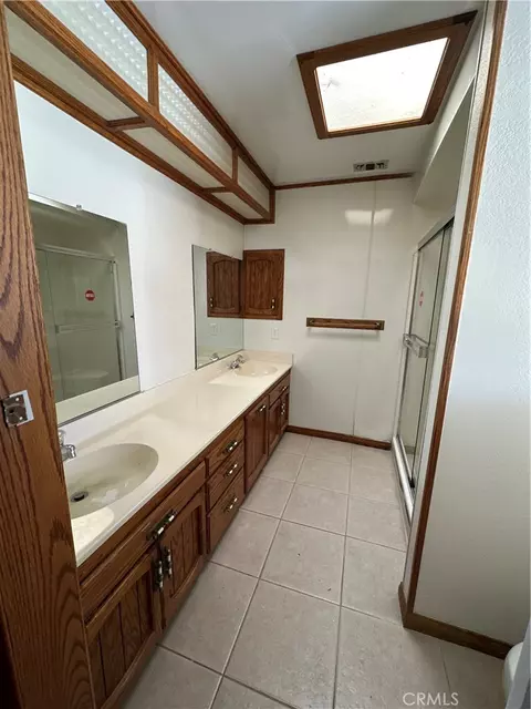 Bath - 7515 Peach, Hesperia, CA 92345 photo 3 of 4