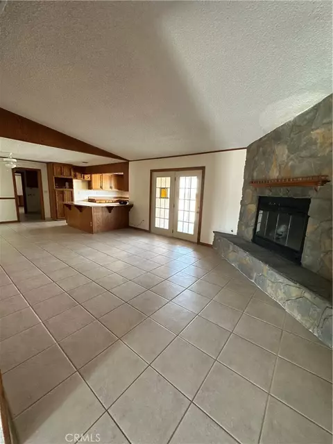 Living - 7515 Peach, Hesperia, CA 92345 photo 3 of 6