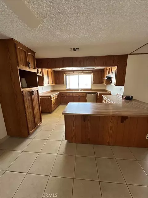 Kitchen - 7515 Peach, Hesperia, CA 92345 photo 1 of 1