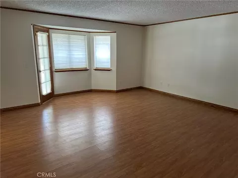Living - 7515 Peach, Hesperia, CA 92345 photo 5 of 6