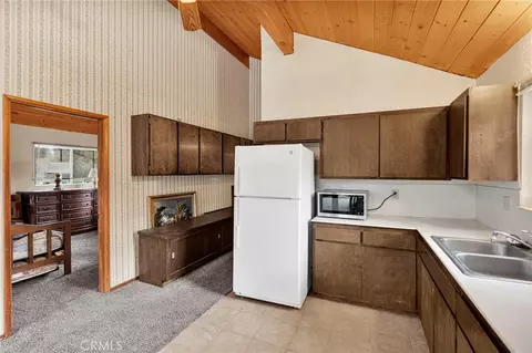 Kitchen - 1140 Mitchell, Big Bear City, CA 92314 photo 10 of 10