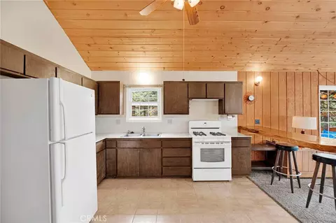 Kitchen - 1140 Mitchell, Big Bear City, CA 92314 photo 7 of 10